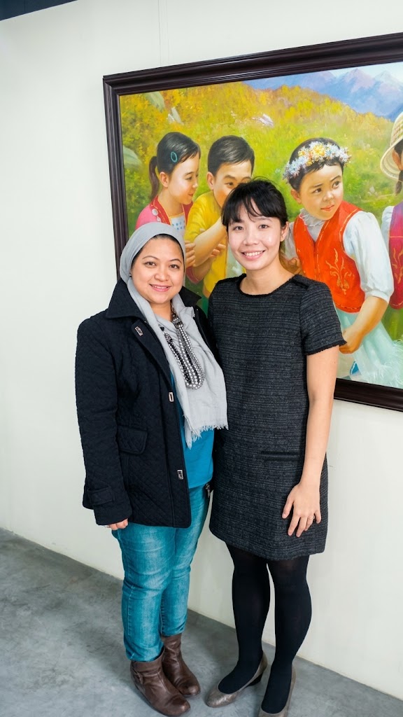 Kevinia Pramono-Rizqi and Trang Dinh during the Hai Au collaboration visit